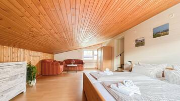 3 Schlafzimmer, Reisekinderbett, kostenloses WLAN, Bettwäsche