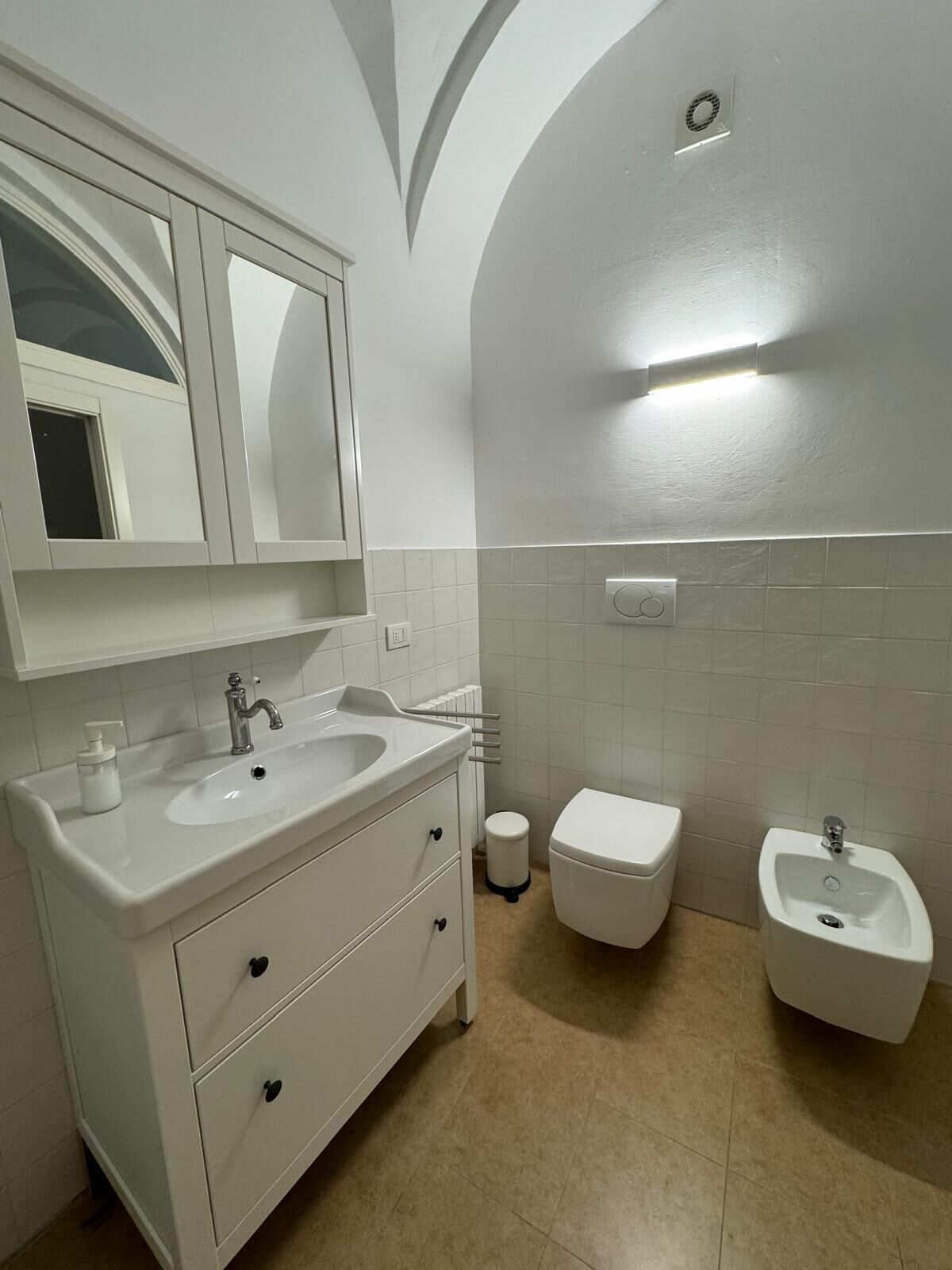 Apartment, City View | Bathroom | Free toiletries, hair dryer, bidet, towels