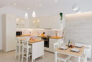 Dining - Old Town Luxury Apartment with Private Terrace, Wi-Fi and Air Conditioning (Kos)
