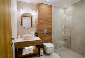 Shower, hair dryer, towels - Old Town Luxury Apartment with Private Terrace, Wi-Fi and Air Conditioning (Kos)