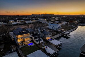 Exterior - Lakeview Modern Retreat | Concierge Services (Kingsland)