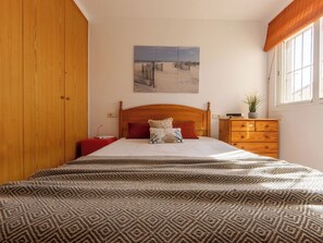 3 bedrooms, desk, Internet - Vacation home Juana by Interhome (Deltebre)