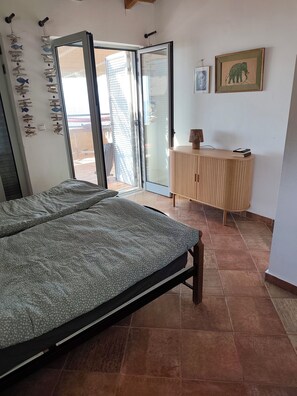 3 bedrooms, iron/ironing board, Internet, bed sheets - House by the sea (Agios Dimitrios)
