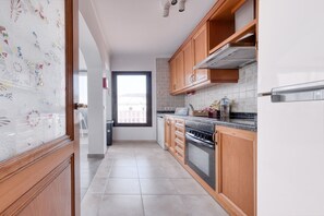 Fridge, microwave, oven, dishwasher - Villa Maria • Pool & Games area • Beach 10 min • LVH (Playa Blanca)