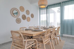 Dining - Villa Maria • Pool & Games area • Beach 10 min • LVH (Playa Blanca)