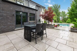 Outdoor dining - Luxury Cottage Blue Mountains (The Blue Mountains)