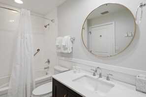 Hair dryer, towels - 1BR Luau Condo at Sandestin Golf & Beach Resort (Miramar Beach)