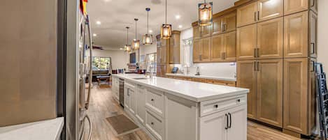 House, Multiple Beds, Hot Tub, Garden View (Los Ositos) | Private kitchen