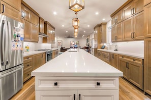 House, Multiple Beds, Hot Tub, Garden View (Los Ositos) | Private kitchen | Coffee/tea maker - Los Ositos Hot Tub & Fire Pit (South Lake Tahoe)