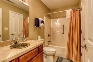 Hair dryer - A Happy Cottage - LESS THAN 1 MILE FROM PARKWAY (Pigeon Forge)
