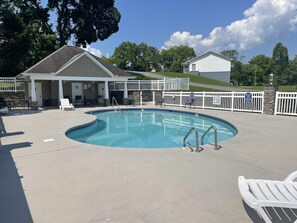 Pool - A Happy Cottage - LESS THAN 1 MILE FROM PARKWAY (Pigeon Forge)