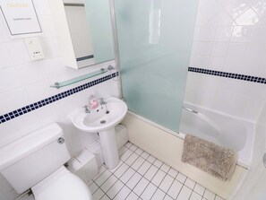 Shower - The Wool Pack (Tenby)