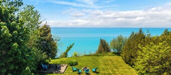 My Lake Paradise Lakefront Hottub