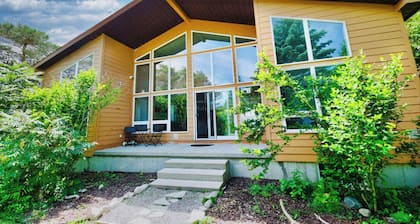 My Lake Paradise Lakefront Hottub