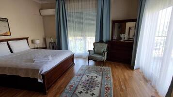 Comfort Double Room, Balcony, Mountain View