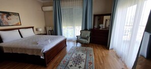 Dobbeltrom – comfort, balkong, fjellutsikt