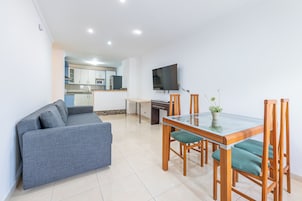 Apartamento, 2 habitaciones, fumadores, terraza | Sala de estar