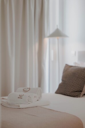 2 bedrooms, Internet, bed sheets - Exclusive Duplex in the Center - Everything 5 Minutes Away (Porto)