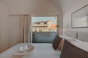 2 bedrooms, Internet, bed sheets - Exclusive Duplex in the Center - Everything 5 Minutes Away (Porto)