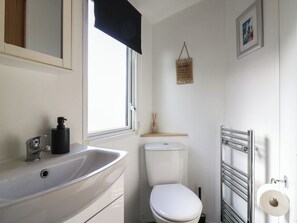 Cottage | Bathroom - Debonair Atlas Caravan Rental Stonham Barns (Stowmarket)