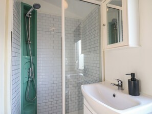 Cottage | Bathroom - Debonair Atlas Caravan Rental Stonham Barns (Stowmarket)
