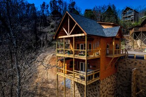 Exterior - Firefly Strike Retreat (Sevierville)