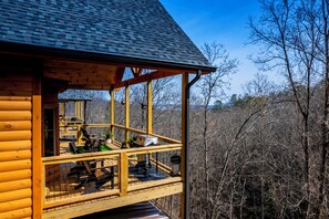 Terrace/patio - Firefly Strike Retreat (Sevierville)