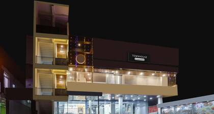 Super Townhouse Kathgharia Chowk