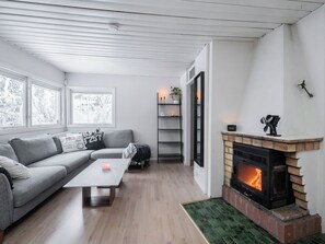 TV, fireplace - Paradislyckan by Interhome (Huddinge)