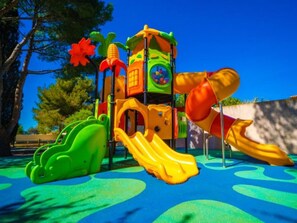 Children’s area - Cottage with AC, pets allowed - 6 guests (Balaruc-les-Bains)