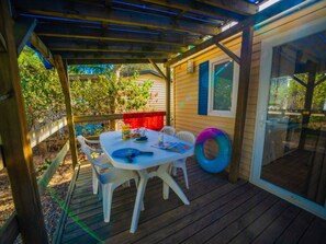 Outdoor dining - Comfortable mobile home - 4 guests (Balaruc-les-Bains)