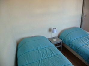 Room - Quiet house near center - 6 guests (L'Épine)