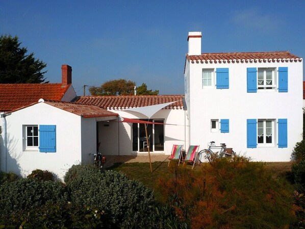 Exterior - Quiet house near center - 6 guests (L'Épine)