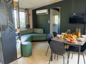Dining - Air-conditioned mobile home - 6 guests (Balaruc-les-Bains)
