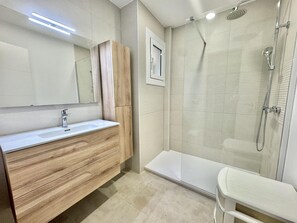Bathroom - Apartment in Roses with terrace, air conditioning, parking and WIFI, steps from the beach (Roses)