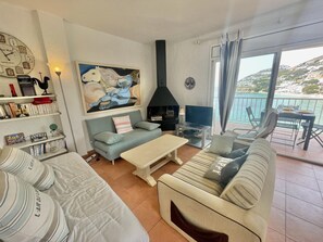 TV - Apartment in Roses with terrace, air conditioning, parking and WIFI, steps from the beach (Roses)