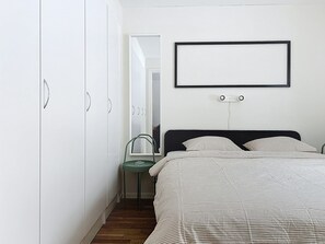 3 chambres, bureau, accès Internet