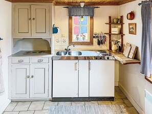 Fridge, microwave, cookware/dishes/utensils - Kråktorpet by Interhome (Mariannelund)