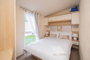 3 bedrooms, free WiFi, bed sheets - Vacant Nests | The Belfry | Starlink | Sleeps 8 (Longniddry)