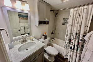 Bathroom - PAC 201...Great Ocean View, 2nd floor 2BR/2BA condo overlooks lagoon (Saint Augustine)