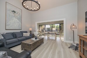 TV, ping pong - VLP 26 - Pool view beautifully renovated dream! (Saint Augustine)