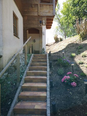 Exterior detail - Haus Raphael - carvings - at the edge of the forest - dogs welcome (Halsbach)