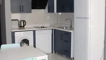 Basic Condo, 2 Bedrooms | Private kitchen