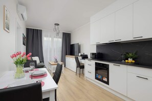 Interior - Comfortable Apartment | Balcony | Air Conditioning | Parking. (Warszawa)