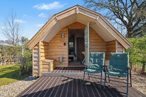 Terrace/patio - Willow Stylish pod with peaceful rural views (Lancercombe)