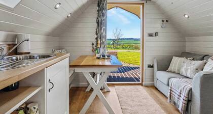 Willow Stylish pod with peaceful rural views