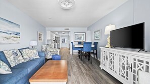 TV - Beachfront 3BR condo with pools, easy beach access & prime spot (Gulf Shores)