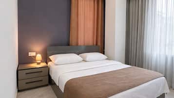 Family Double Room | Desk, soundproofing, free WiFi