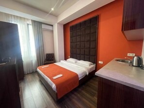 Classic Studio - Fama 12 Hotel (Yerevan)