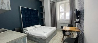 Fama 12 Hotel